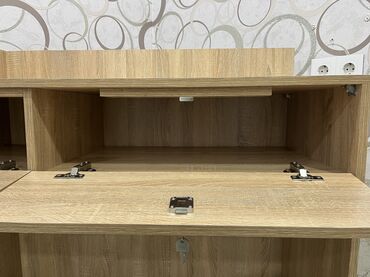 Ofis masaları: Satılır: Ofis Masası Ölçülər: 	•	Uzunluq: 110 sm 📏 	•	En: 50 sm 📏 — 6