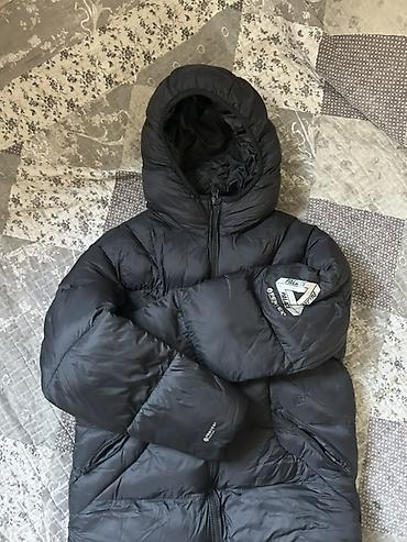 шаль пуховая: Пуховик Palace x Pertex, черный Зима почти новый носились несколько — 2
