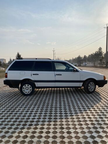 Volkswagen: Volkswagen Passat: 1990 г., 1.8 л, Механика, Бензин, Универсал