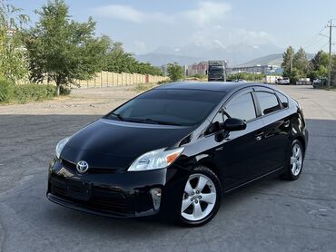 армения номер: Toyota Prius: 2015 г., 1.8 л, Вариатор, Гибрид, Седан
