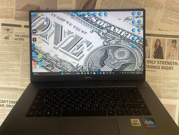 Monitorlar: Honor Magicbook x15 512SSD. Tələbə xanım işlədib ideal veziyyetdedir