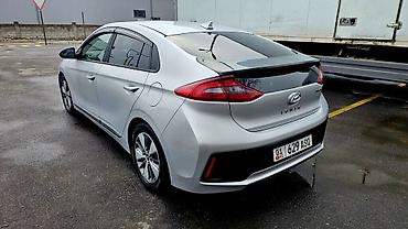 Toyota: Toyota Prius: 2018 г., 1.6 л, Вариатор, Гибрид, Хэтчбэк — 7