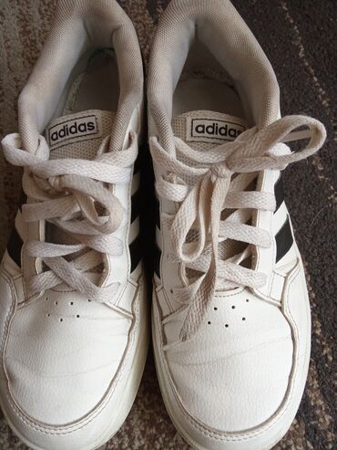 Patike: Adidas, 38.5, bоја - Bela — 8