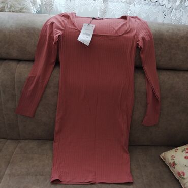 haljina bandolera: L (EU 40), bоја - Bordo, Drugi stil, Dugih rukava