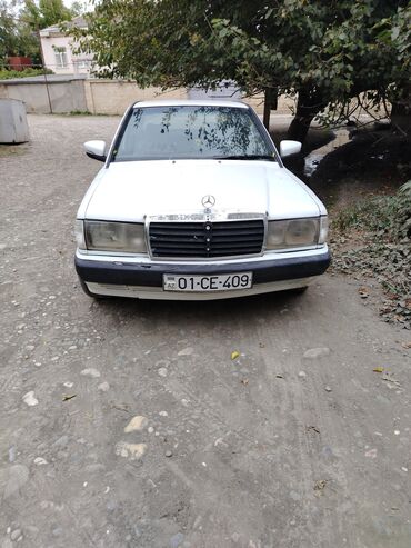 mercedes w124: Mercedes-Benz 190: 1.8 l | 1992 il Hetçbek