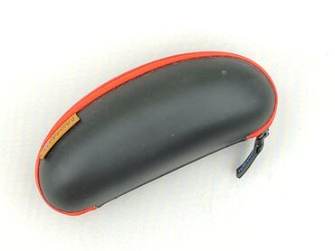 Praktyczne etui na okulary marki Moonlight Collection. Wykonane z