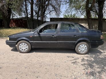 Volkswagen: Volkswagen Passat: 1991 г., 1.8 л, Механика, Бензин, Седан