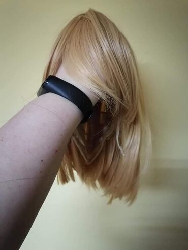 Perike i klipse: Perika
Cena 3200 din — 20