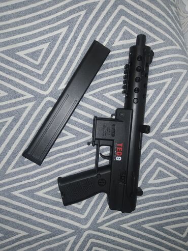 Игрушки: TEC-9 на орбизах,игрушечный привод с аккумулятором,орбизов с комплекте