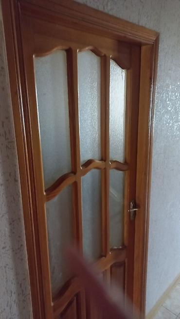 seyfi qapi: Məhsul: Şüşəli taxta otaq qapısı - Material: təbii ağac (laklanmış) — 4