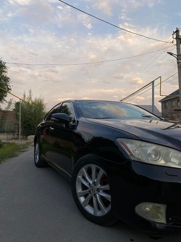 Lexus: Представляем черный седан Lexus ES 350, модель 2010 года. Этот — 8