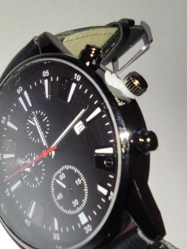 часы с: Отличнве новые часы от компании LIANDU. Черного цвета С кожаным
