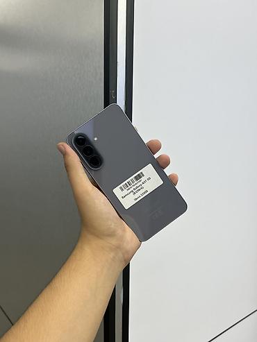 Samsung Galaxy A57, Б/у, 256 ГБ, цвет - Серый, В рассрочку, 2 SIM, eSIM