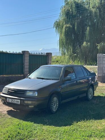 скупка генератора: Volkswagen Vento: 1993 г., 2 л, Механика, Бензин, Седан