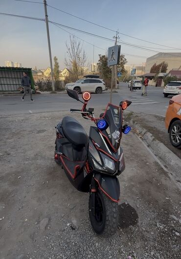 двухместный мопед: Тип скутера 150 куб. см, Бензин, Б/у