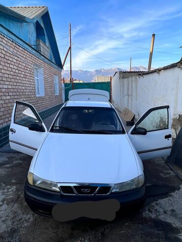 продаю нексия: Daewoo Nexia: 1996 г., 1.5 л, Механика, Бензин, Седан