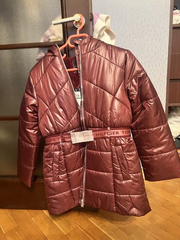 детский спортивный костюм из плащевки: AMERIKADAN ZAKAZ OLUNUB. 12-14 yash. Ichu temiz tukdu ve mexdi. chox