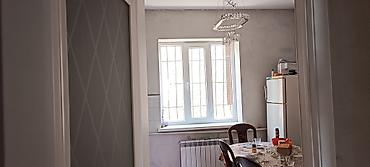 Продажа коттеджей и домов: Продаётся жилой дом с участком 4 соток. Находится в Ак Ордо 3, близко — 7