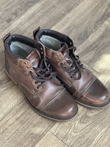 обувь для зимы мужская: Продаю ботинки б/у. Состояние хорошее . Из натуральной кожи . Для