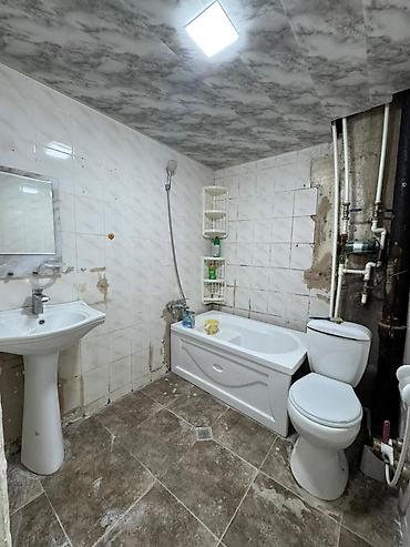 sovetskide kiraye evler: Əhmədli qəs. 204 saylı orta məktəb yanı 2 otağa düzəlmə Mənzil — 7