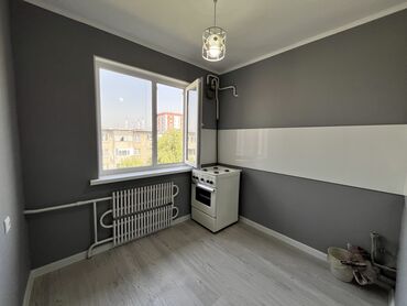 продается 2 ком кв город каракол: 2 комнаты, 47 м², 104 серия, 5 этаж, Дизайнерский ремонт