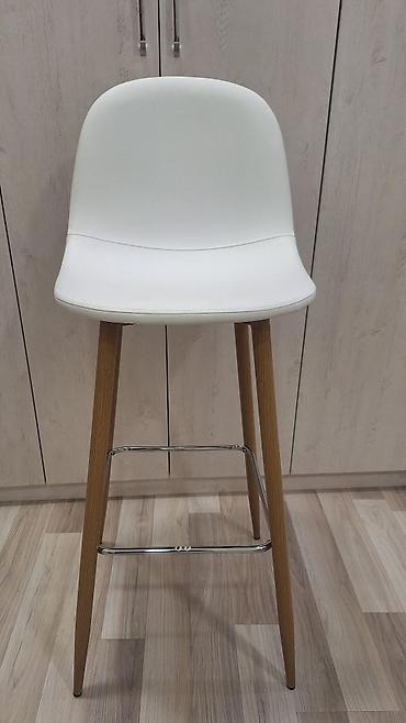 stuldan: Ağ rəngli bar taburesi JYSK yenikimi - Minimalist skandinav dizayn — 2
