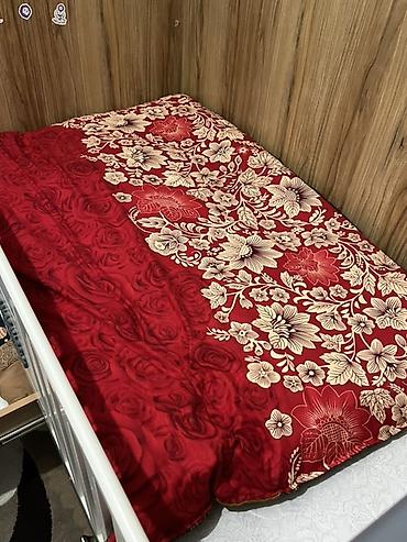 islənmis matraslar: Oğlan və qız üçün, İşlənmiş, Dördbucaq, Beşik, Dəstsiz, Matras ilə, Yellənmə mexanizmsiz — 4