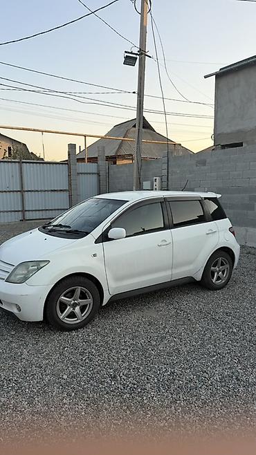 титановый: Toyota Ist: 2002 г., 1.5 л, Автомат, Бензин, Хэтчбэк — 2