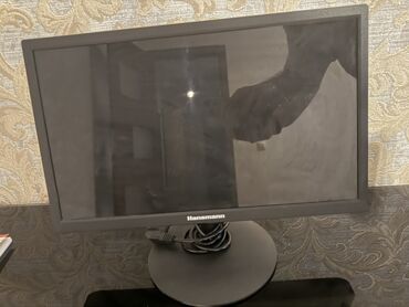Opel: Hansmann LCD monitor - Ekran ölçüsü: təxminən 19–22 düym