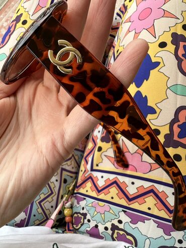 los angeles duks new yorker: Sunglasses, Chanel, color - Multicolored