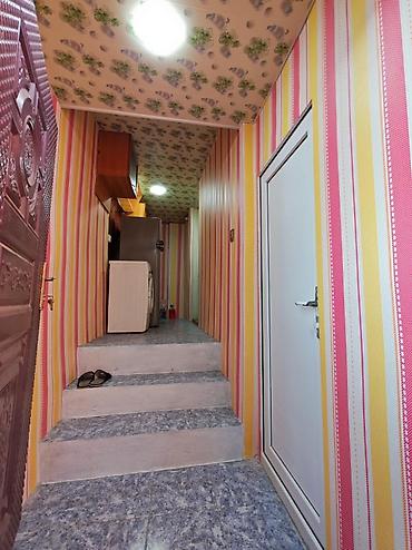 Həyət evləri və villalar: 6 otaqlı, 160 kv. m, Orta təmir — 4