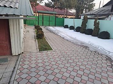 продаю дом в селе байтик: Сдается жилой дом с большим благоустроенным двором. Основные — 2