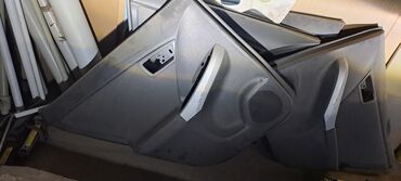 обшивка дверь: Центральная консоль Toyota 2015 г., Б/у, Оригинал, США