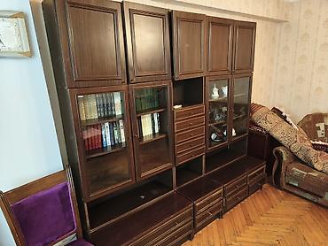 balkon skaf: Ödənişsiz, pulsuz verilir. Köhnə mebeldir. Şəkilləri əlavə olunub. İçi — 2