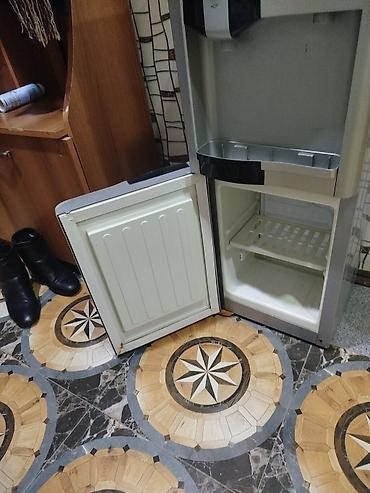 ikinci el dondurucu: Su Dispenseri.Yaxwi veziyyetde.Hem isidir Hem soyudur.Knopka — 6