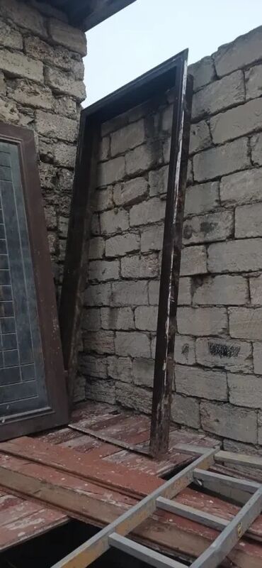 Giriş qapıları: Mənzil üçün İşlənmiş Giriş qapısı Glazok ilə, Zəmanətsiz, Ödənişli quraşdırma, Ünvandan götürmə — 5