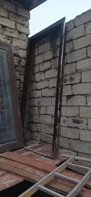 Giriş qapıları: Mənzil üçün İşlənmiş Giriş qapısı Glazok ilə, Zəmanətsiz, Ödənişli quraşdırma, Ünvandan götürmə — 6