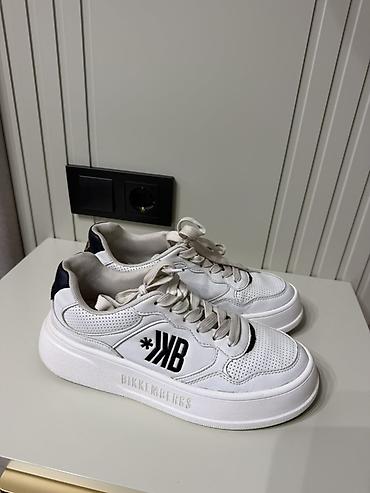 Кроссовки Bikkembergs белые - Модель: низкие кроссовки с объёмной