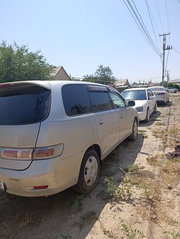 срочная продажа авто по низким ценам: Toyota Gaia: 2001 г., 2 л, Автоматтык, Бензин, Вэн/Минивэн