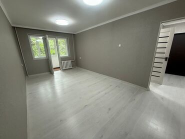 продаю квартиру 104 серия: 1 комната, 37 м², 104 серия, 1 этаж, Евроремонт