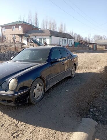 пороги на венто: Mercedes-Benz 220: 1995 г., 2.3 л, Механика, Бензин, Седан