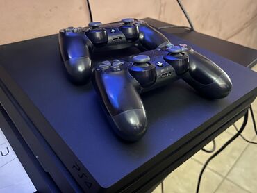 PS4 (Sony Playstation 4): 2Ədəd 13oyun daxil olan ( 1 Ədəd oyun daxil olmayan) PS4 Pro Satılır