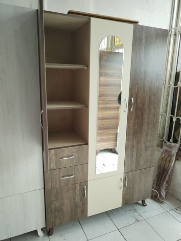 Dolablar: Açılan, 3 qapılı Düz dolab, Qarderob, paltar dolabı -da lalafo.az — 19 Dolablar: Açılan, 3 qapılı Düz dolab, Qarderob, paltar dolabı — 19