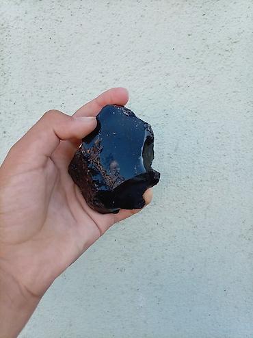 əl saatları: 51 ədəd Tünd qara rəngli obsidian . Xüsusiyyətlər: - Rəng: dərin qara — 5