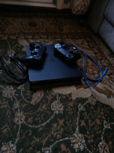 прошитая ps4: PlayStation 4 Slim ПРОШИТЫЙ + 2 геймпада DualShock 1 реплика новый 2