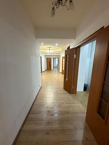 3х: Сдаю 3х комнатную квартиру в центре — 5