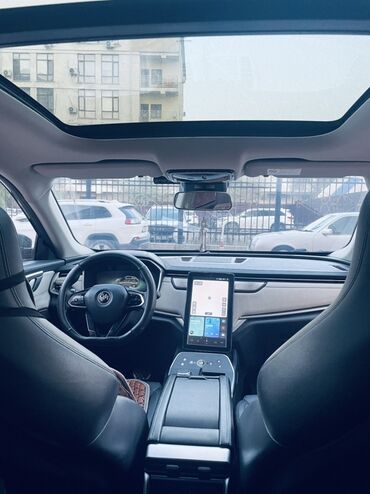 Другой электротранспорт: Электромобиль кроссовер (чёрный) Запас хода: 350км Батарея: 92% - — 11