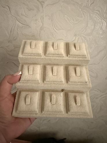 Qızıl vitrinləri