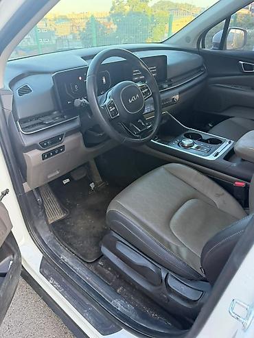 Kia: Kia Carnival: 2024 г., Минивэн — 17