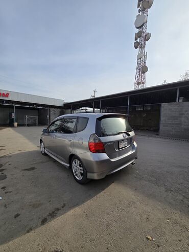 Honda: Honda Jazz: 2004 г., 1.3 л, Механика, Бензин, Хэтчбэк — 4
